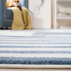 Carousel Kids CRK126 Power Loomed Area Rug - Safavieh -My home decor GUEST 05c542ce fed9 42ac a3e2 4e9ed25c630a