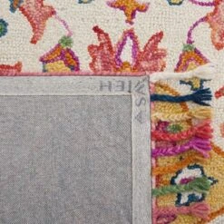 Blossom BLM456 Hand Tufted Area Rug - Safavieh -My home decor GUEST 0929997c 1d07 4bef 8270 4e6214e21f9e