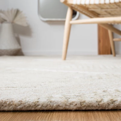 Casablanca CSB775 Hand Tufted Area Rug - Safavieh 3 Casablanca CSB775 Hand Tufted Area Rug - Safavieh - Image 3