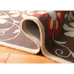 Blossom BLM784 Hand Hooked Area Rug - Safavieh -My home decor GUEST 0b3626ef e99f 45fb bc33 177d2f74e6fc