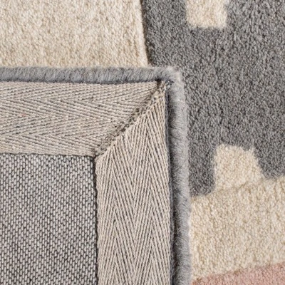 Safavieh Kids SFK922 Hand Tufted Area Rug - Safavieh 4 Safavieh Kids SFK922 Hand Tufted Area Rug - Safavieh - Image 4