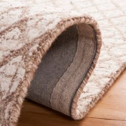 Abstract ABT203 Hand Tufted Area Rug - Safavieh -My home decor GUEST 0d9bab44 39ff 4e21 b17d da17b32d9c40