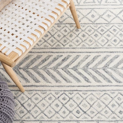 Metro MET353 Hand Tufted Area Rug - Safavieh 5 Metro MET353 Hand Tufted Area Rug - Safavieh - Image 5