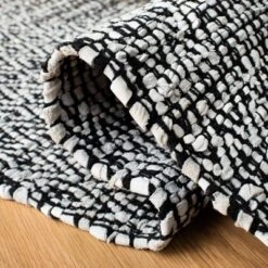 Racheal Geometric Accent Rug - Safavieh -My home decor GUEST 1d9e9adb 82f2 40ec 9121 0ddeb25f1d37