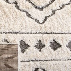 Angelique Geometric Design Loomed Rug - Safavieh -My home decor GUEST 37d150be 05cd 4ecd a009 f8f16a2126cb