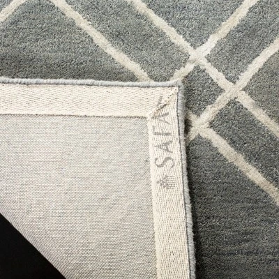 Camille Crosshatch Tufted Rug - Safavieh 3 Camille Crosshatch Tufted Rug - Safavieh - Image 3