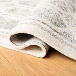 Artistry ARR665 Hand Tufted Area Rug - Safavieh -My home decor GUEST 698afa8a 9aed 413c 8970 6090206c2fea