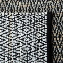 Racheal Geometric Accent Rug - Safavieh -My home decor GUEST 70479ef6 2586 4fe3 abd7 99495a0a7b93