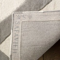 Safavieh Kids SFK921 Hand Tufted Area Rug - Safavieh -My home decor GUEST 740001e2 2c80 4c8c 8792 f31ffdf1762f