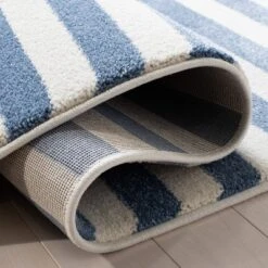 Carousel Kids CRK126 Power Loomed Area Rug - Safavieh -My home decor GUEST 9962a7f7 5043 4fb6 8eb6 8567e1d8c342