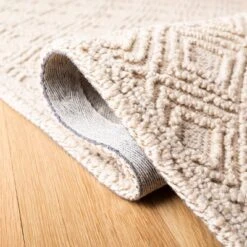 Lola Geometric Tufted Rug - Safavieh -My home decor GUEST 9e24a8dc 193c 4ec3 914d 32a9792e84d8