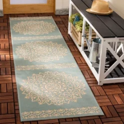 Beach House BHS183 Power Loomed Area Rug - Safavieh