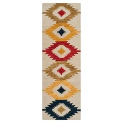 Holden Geometric Design Area Rug - Safavieh -My home decor GUEST c1fefa71 c8d4 4520 a0ef 3ceaa267f1fd