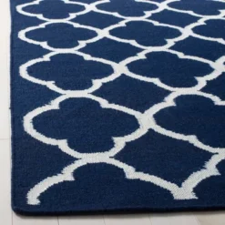 York Dhurrie Rug - Safavieh