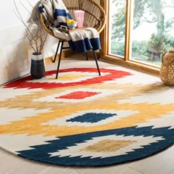 Holden Geometric Design Area Rug - Safavieh -My home decor GUEST cd36e99b 8a08 489c bb73 c30f43c6fd8c