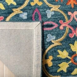 Kaitlyn Shapes Hooked Rug - Safavieh -My home decor GUEST ce14b690 270c 4e90 8522 30adb6e722f6