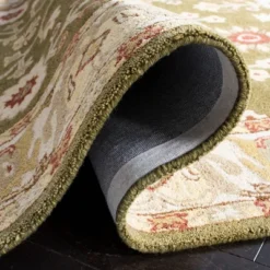 2'3"x8' Floral Tufted Runner Rug Moss Green/Ivory - Safavieh -My home decor GUEST d2f6977c 2190 426a b971 6fdec6ed3a4a