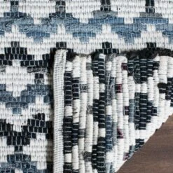 Rhayader Rug - Safavieh -My home decor GUEST d557ab98 5090 4deb b81d 81f170b3fe84