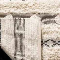 Ashlee Geometric Design Woven Rug - Safavieh -My home decor GUEST dfae655e b7d3 49ee b1ee 6266f98ee119