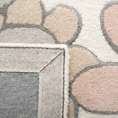 Safavieh Kids SFK923 Hand Tufted Area Rug - Safavieh 6 Safavieh Kids SFK923 Hand Tufted Area Rug - Safavieh - Image 6