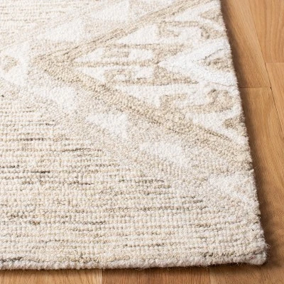 Casablanca CSB775 Hand Tufted Area Rug - Safavieh 2 Casablanca CSB775 Hand Tufted Area Rug - Safavieh - Image 2