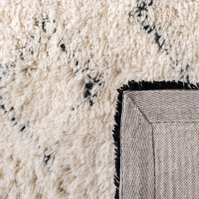 Rosalina Rug Ivory/Black - Safavieh 5 Rosalina Rug Ivory/Black - Safavieh - Image 5