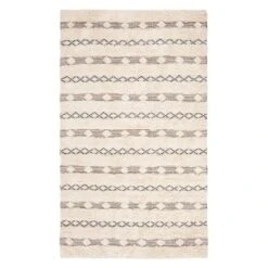 Ashlee Geometric Design Woven Rug - Safavieh -My home decor GUEST fa9a3afc 0a68 4654 8783 6e5c647856f0