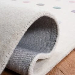 Safavieh Kids SFK805 Hand Loomed Area Rug - Safavieh -My home decor GUEST fadc5e28 7365 4442 909e a3b4b8947914